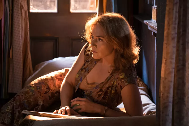 Image: In Woody Allen's Wonder Wheel, Kate Winslet plays oyster-bar waitress Ginny, a shattered woman and the starlet who never was, a dreamer who insists she's only playing the part of a waitress.